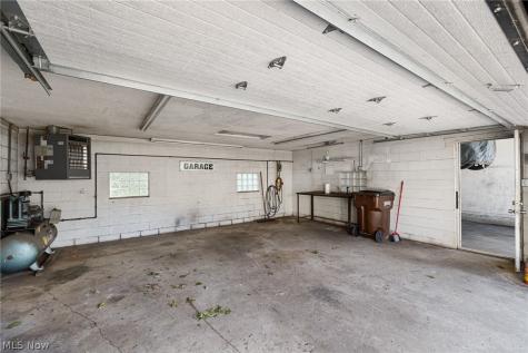 5203 Snow Road Parma OH 44134