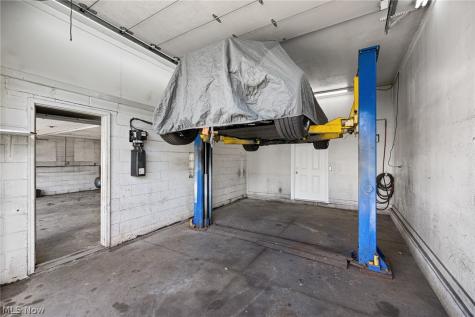 5203 Snow Road Parma OH 44134