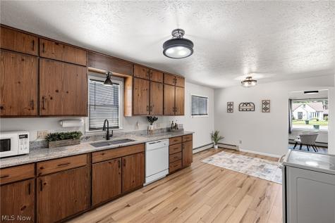 5203 Snow Road Parma OH 44134