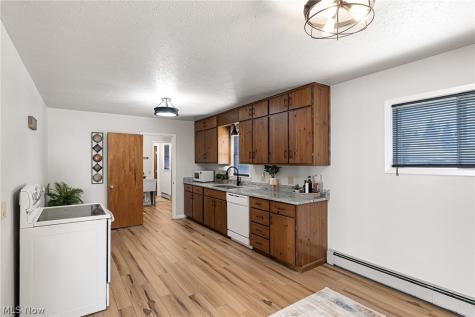 5203 Snow Road Parma OH 44134