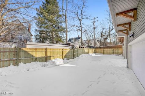 1881 Woodlawn Avenue Cleveland OH 44112