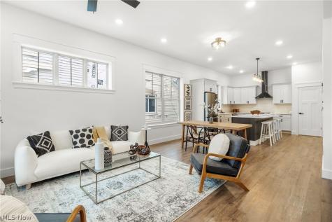 1881 Woodlawn Avenue Cleveland OH 44112