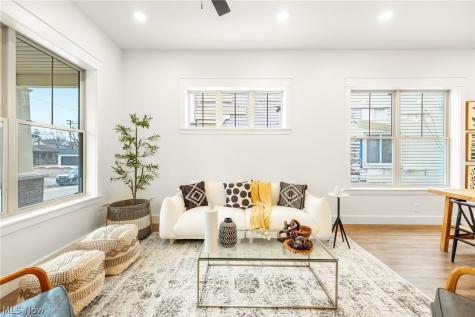 1881 Woodlawn Avenue Cleveland OH 44112