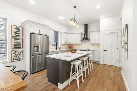 1881 Woodlawn Avenue Cleveland OH 44112