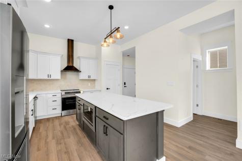 1881 Woodlawn Avenue Cleveland OH 44112