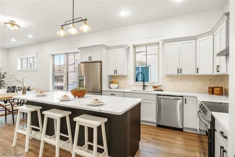 1881 Woodlawn Avenue Cleveland OH 44112