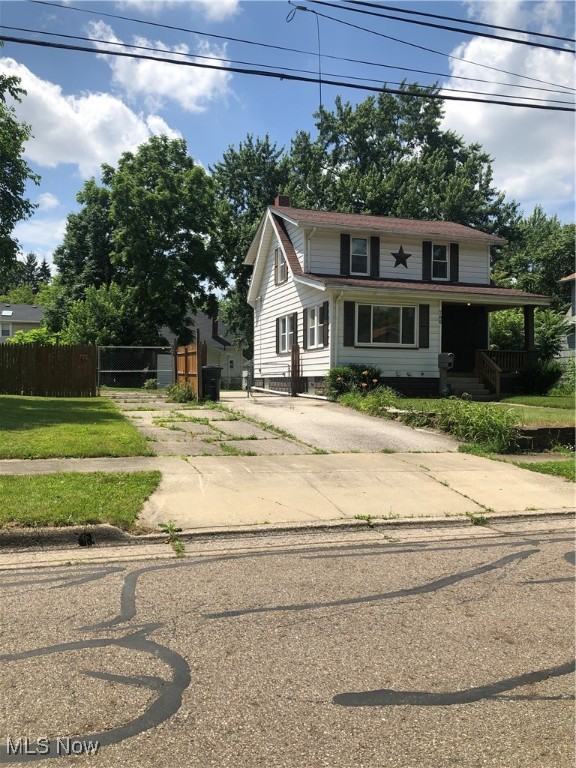 786 Sarcee Avenue Akron OH 44305