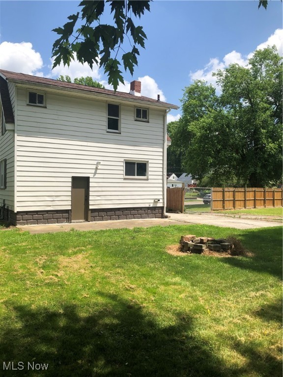 786 Sarcee Avenue Akron OH 44305