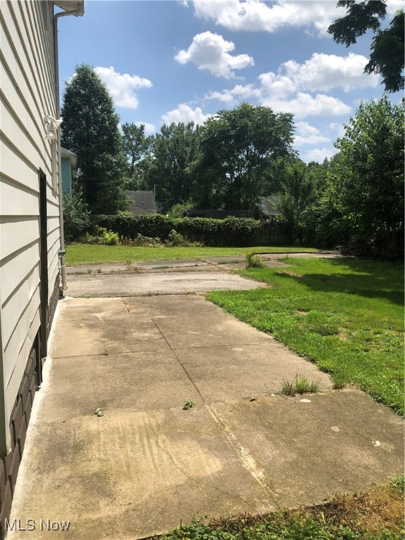 786 Sarcee Avenue Akron OH 44305