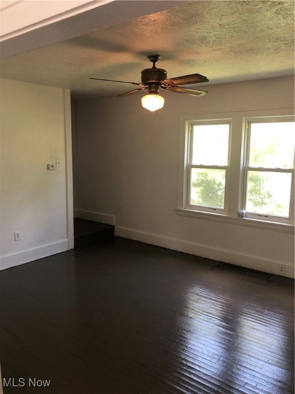 786 Sarcee Avenue Akron OH 44305