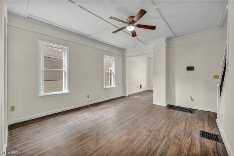 1023 W Washington Avenue Lorain OH 44052