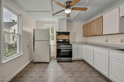 1023 W Washington Avenue Lorain OH 44052