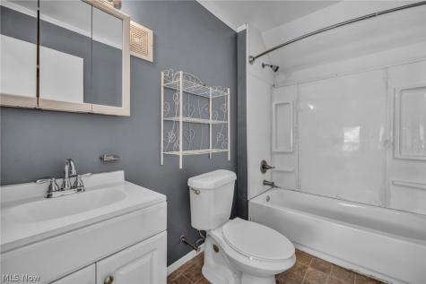 1023 W Washington Avenue Lorain OH 44052