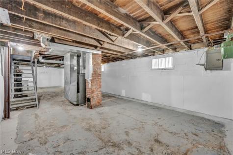 1023 W Washington Avenue Lorain OH 44052