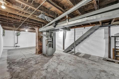 1023 W Washington Avenue Lorain OH 44052