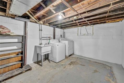 1023 W Washington Avenue Lorain OH 44052