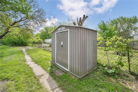 1023 W Washington Avenue Lorain OH 44052