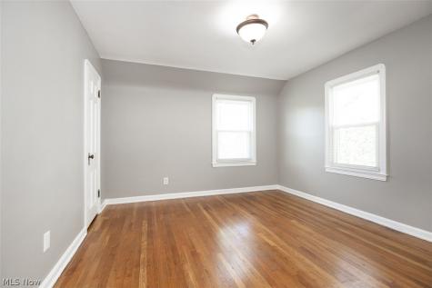 21901 Kennison Avenue Euclid OH 44123
