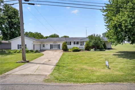 2115 Kenyon Avenue NW Massillon OH 44647