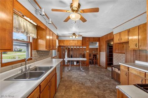 2115 Kenyon Avenue NW Massillon OH 44647