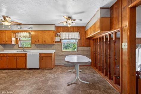 2115 Kenyon Avenue NW Massillon OH 44647