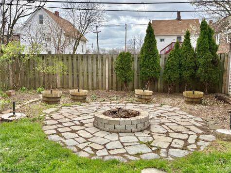 7909 Colgate Avenue Cleveland OH 44102