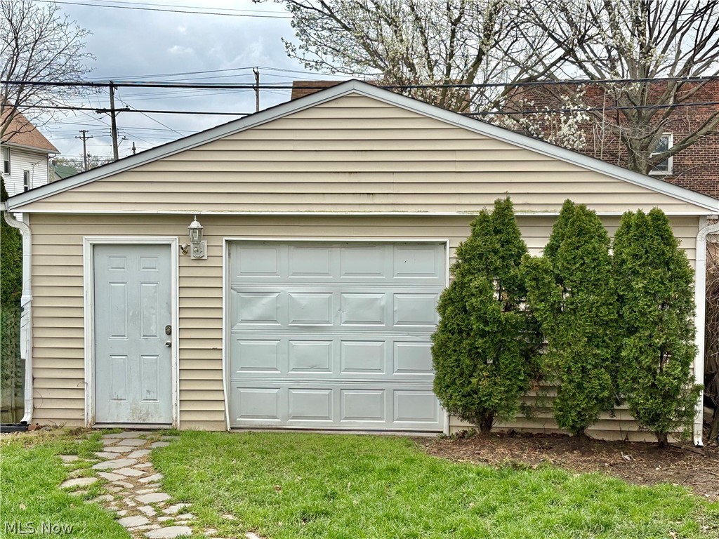 7909 Colgate Avenue Cleveland OH 44102