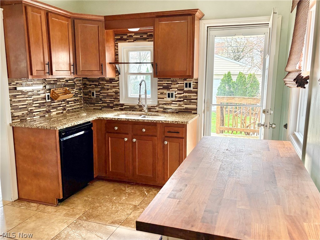 7909 Colgate Avenue Cleveland OH 44102