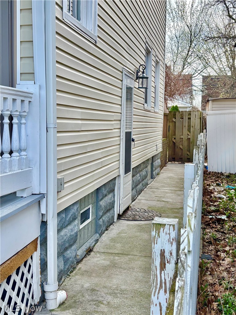 7909 Colgate Avenue Cleveland OH 44102