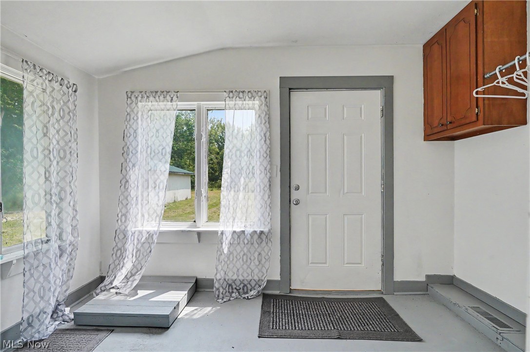 9470 Tallmadge Road Diamond OH 44412