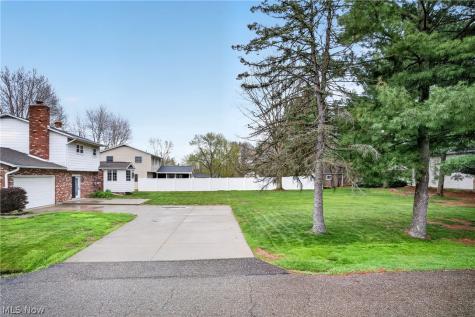 7432 Klingston Street NW Massillon OH 44646