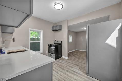1 Smith Court Elyria OH 44035