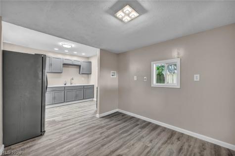 1 Smith Court Elyria OH 44035