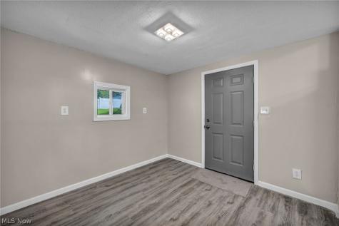 1 Smith Court Elyria OH 44035