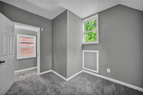 1 Smith Court Elyria OH 44035