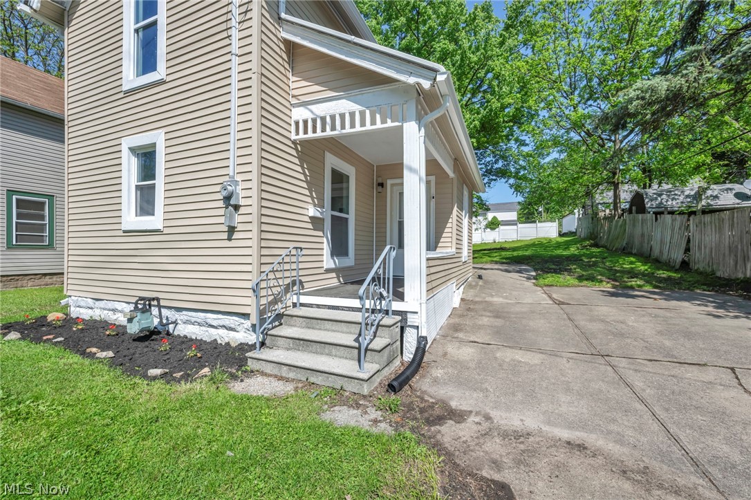 1 Smith Court Elyria OH 44035