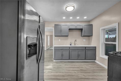 1 Smith Court Elyria OH 44035
