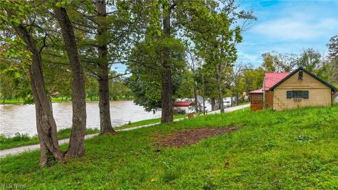 9223 Muskingum River Road Lowell OH 45744
