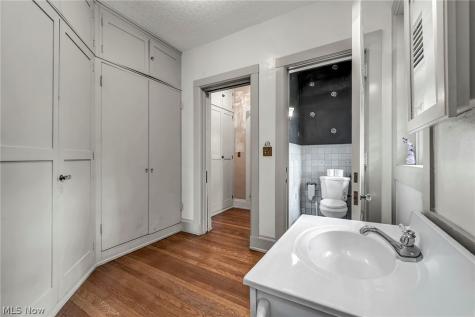 16310 S Woodland Road Shaker Heights OH 44120