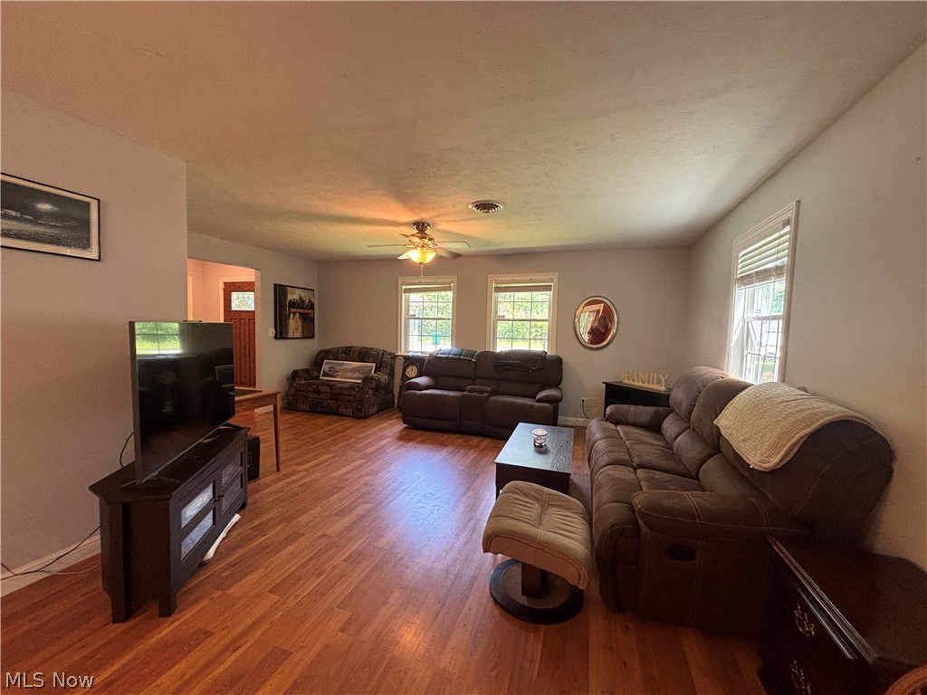 189 Ashtabula Point Roaming Shores OH 44084