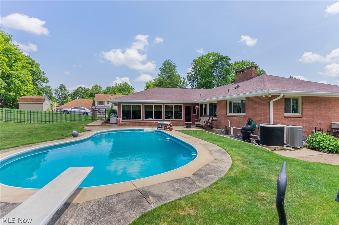 570 East Street East Palestine OH 44413