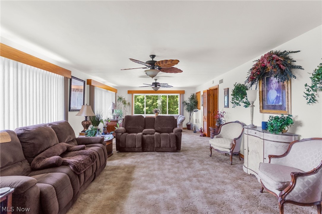 570 East Street East Palestine OH 44413