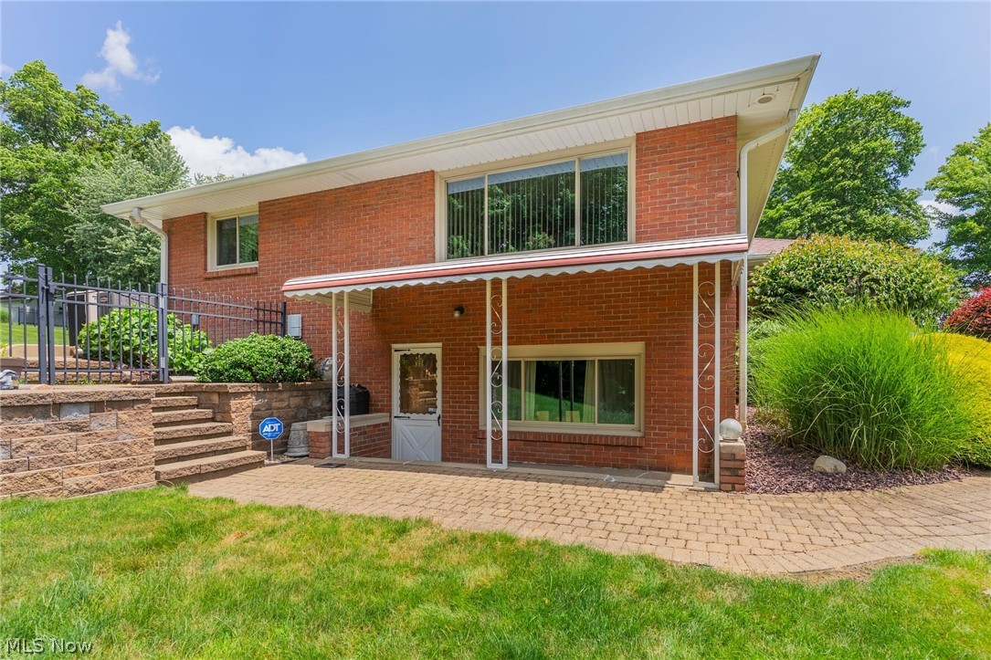 570 East Street East Palestine OH 44413
