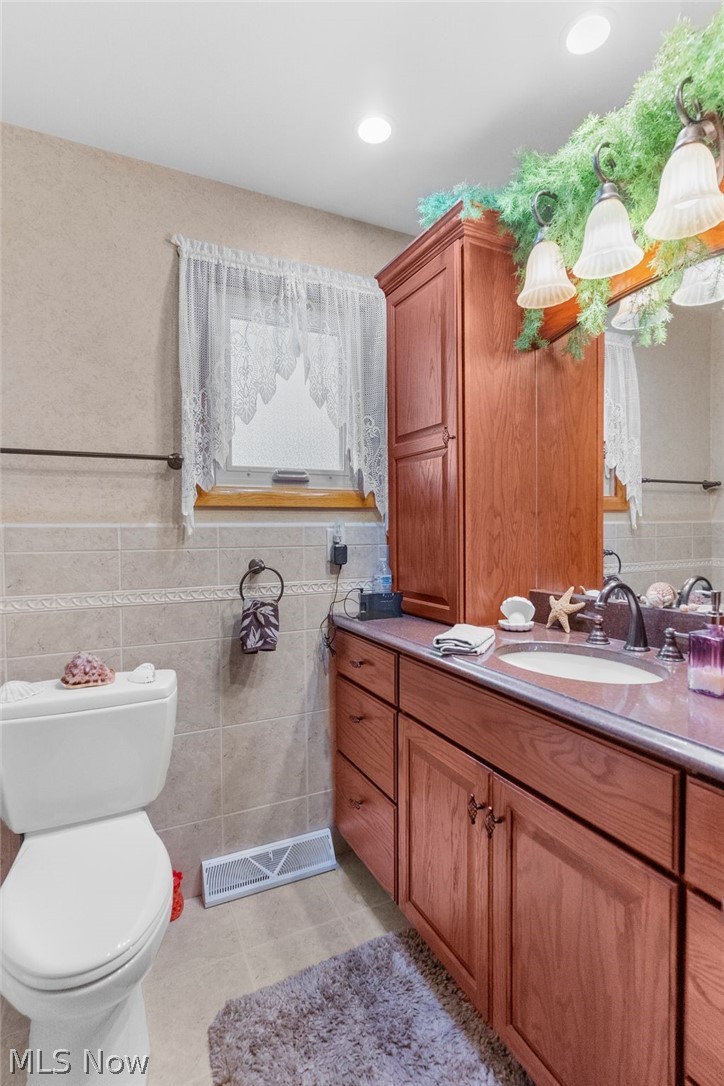 570 East Street East Palestine OH 44413