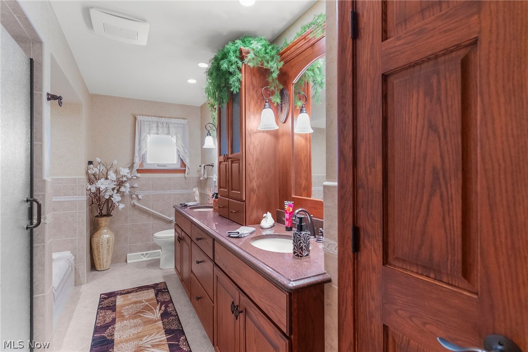 570 East Street East Palestine OH 44413