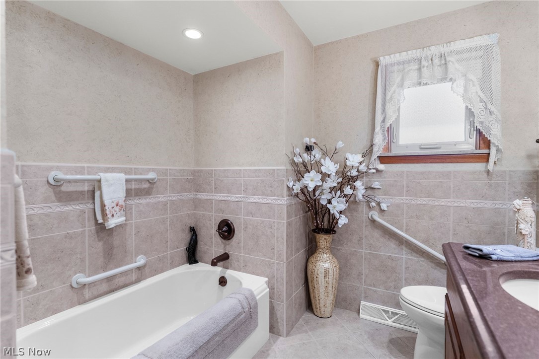 570 East Street East Palestine OH 44413
