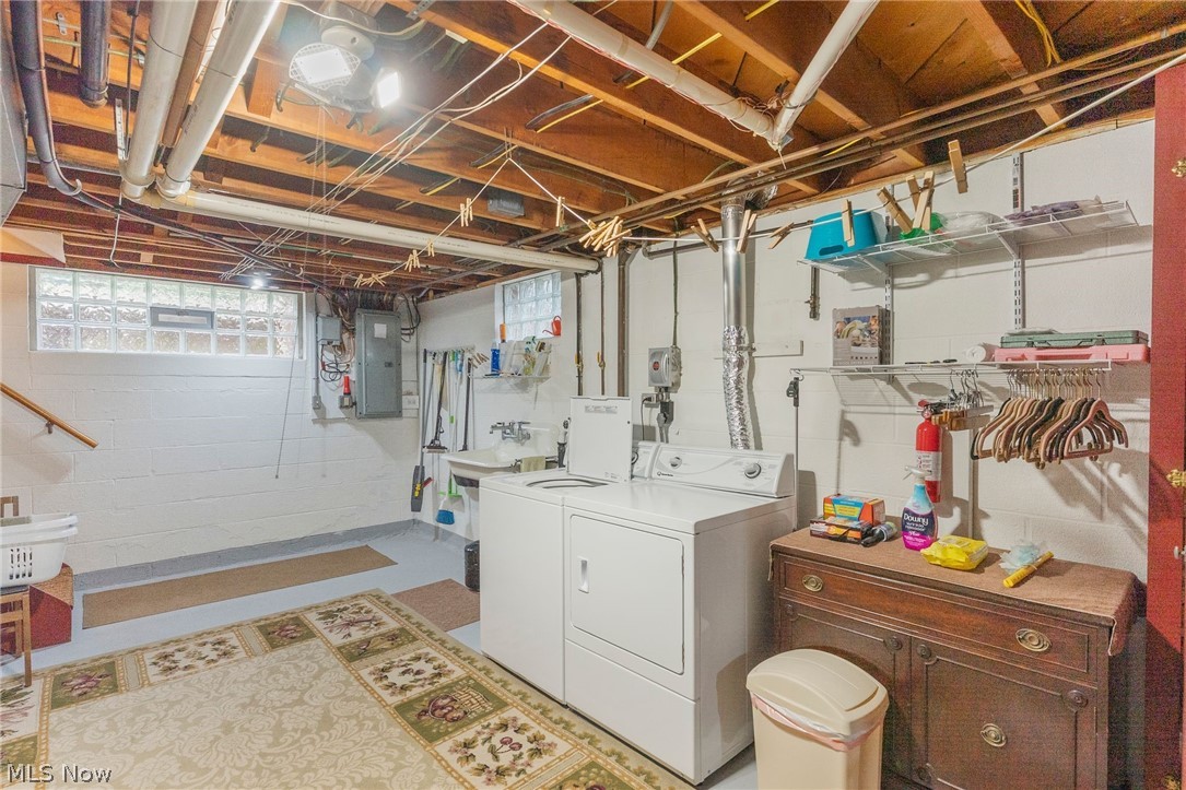 570 East Street East Palestine OH 44413