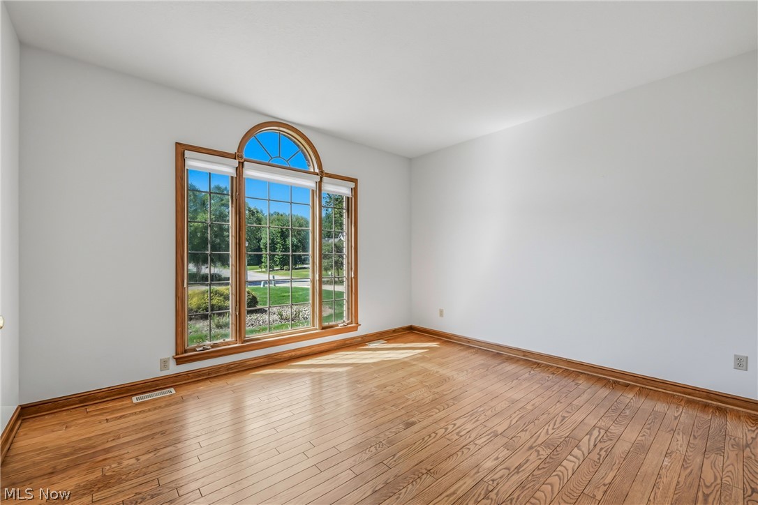 1755 Brittainy Oaks Warren OH 44484