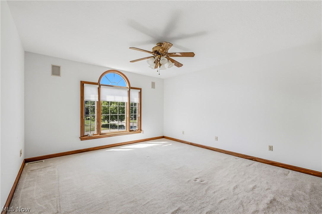 1755 Brittainy Oaks Warren OH 44484