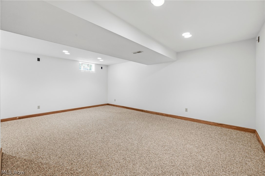 1755 Brittainy Oaks Warren OH 44484